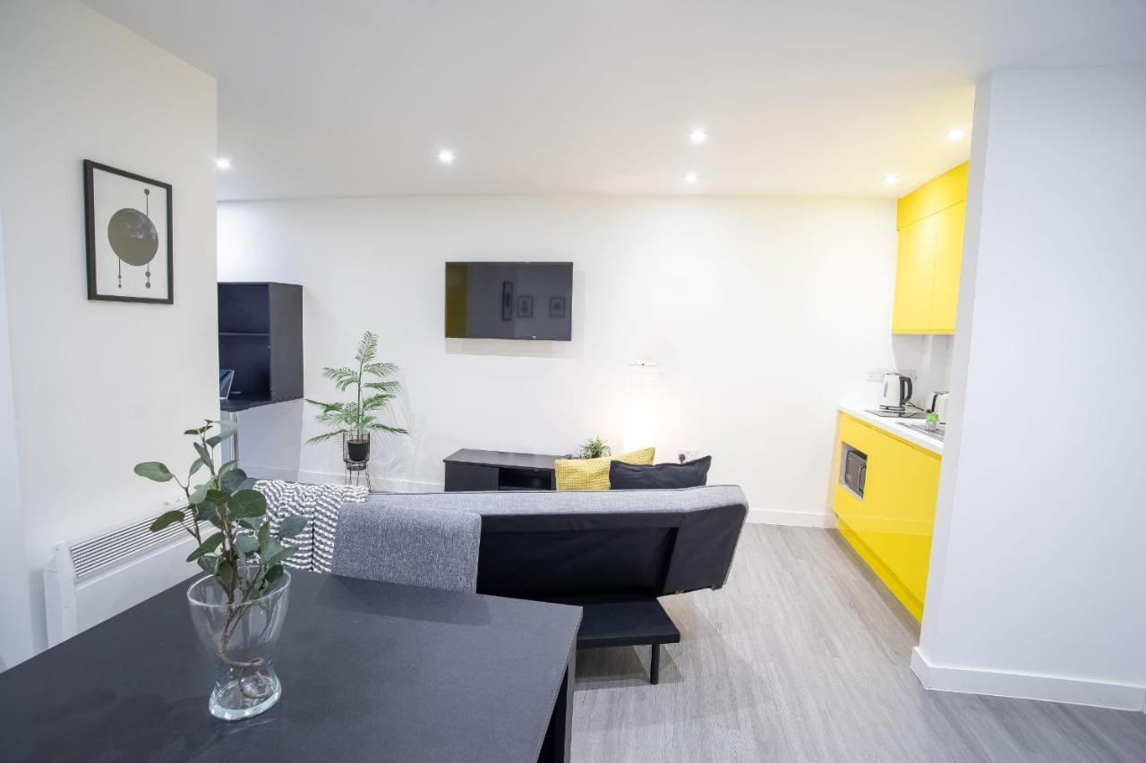 Royal Riverside Apartments Sheffield Centre - Opulent Living מראה חיצוני תמונה